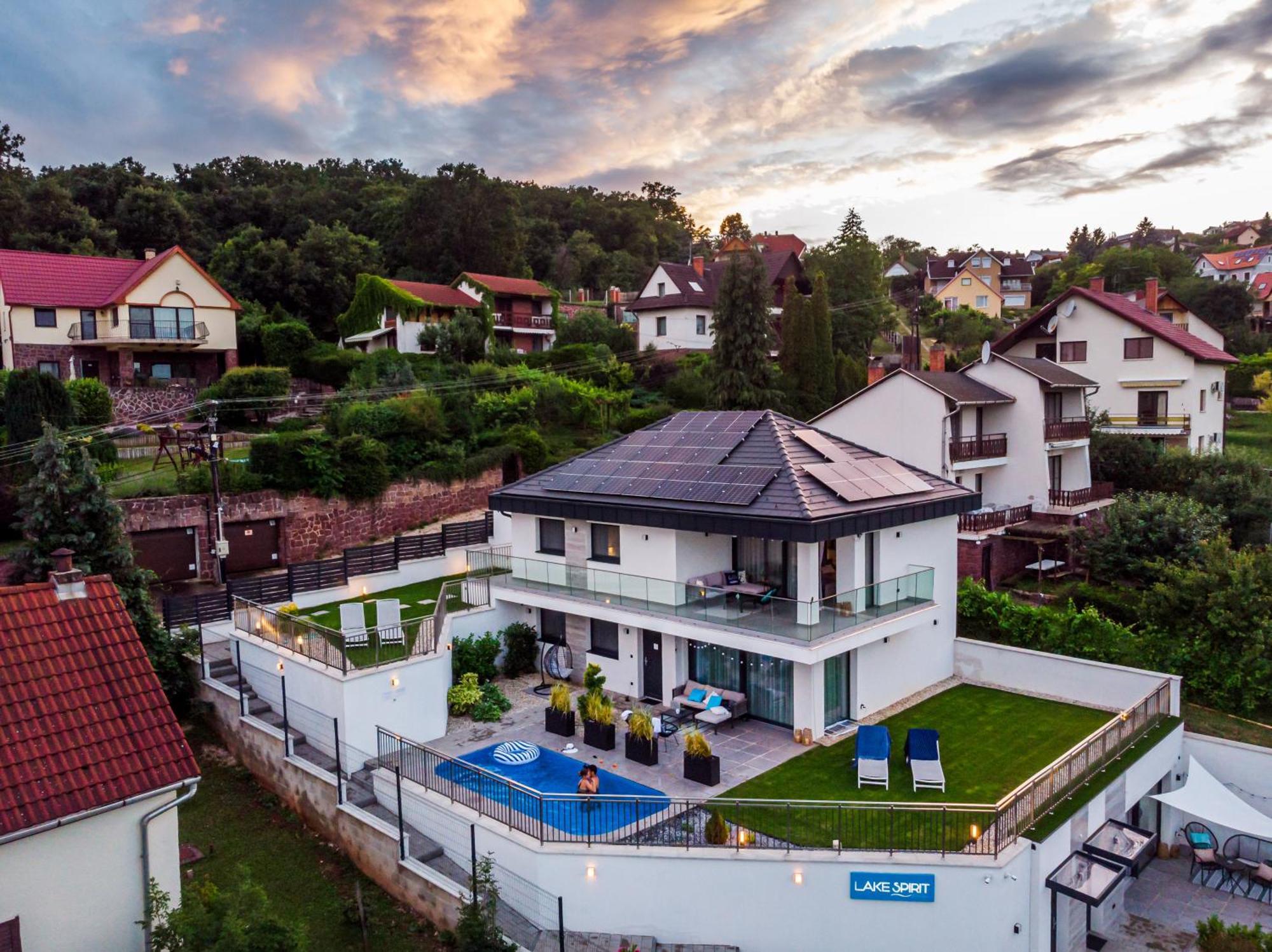 Lake Spirit Boutique Apartments 발라톤알마디 외부 사진